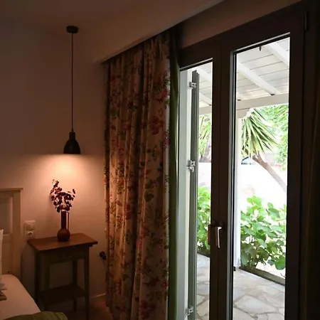 Livadaki Villa *
